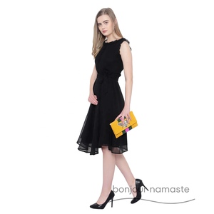 Pochette da Donna con Ricamo a Forma di Ape e Perline Fatte a Mano |   Verde Bottiglia di Zafferano per Colori |   Borsa da Sera Artigianale Vintage |   Chiusura Magnetica | - Product Image 2