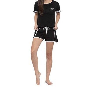 Camiseta de punto transpirable para hombre de verano, conjuntos cortos de diseño sólido con rayas laterales en contraste, pantalones cortos a juego de secado rápido - Product Image 1