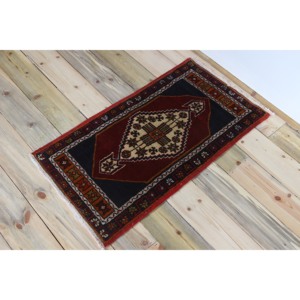 Petit tapis turc vintage 1,8x3,2 pieds, tapis en laine rouge Herki - Product Image 2