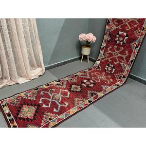 พรมเฮอร์กีตุรกี ขนาด 2.7x12.5 ฟุต (83x380 ซม.) สีแดง พรมวินเทจสไตล์ตะวันตกเฉียงใต้ - Product Image 2