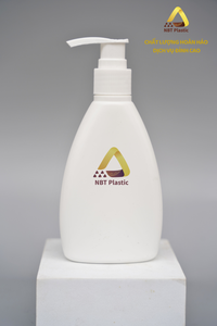 Botella de plástico de alta calidad blanca ovalada de 150ml personalizada NBT con tapa abatible/rociador/bomba para cosméticos y cuidado personal - Product Image 4