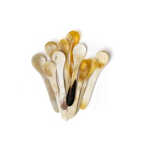 Fabricación de artesanías, cuchara para servir comida con cuerno de búfalo Real de vaca, la mejor venta altamente pulida para el hogar, boda, vajilla, cuchara - Product Image 1