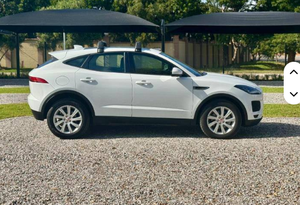 Jaguar E-Pace D150 AWD 2019 d'occasion en excellent état - à vendre - Product Image 5