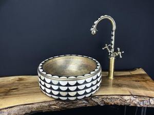 Frutero de Hueso con Incrustaciones Hecho a Mano por Exportador Indio, con Motivos Florales Tallados, para Decoración del Hogar, Disponible para Exportación - Product Image 4