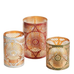 Portavelas Cilíndrico de Metal con Diseño Reciente en Rojo, Verde y Blanco, con Patrón Recortado, para Velas Votivas o de Té, Accesorio de Decoración para el Hogar - Product Image 1