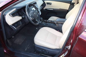 Auto Usado Económico Toyota Avalon XLE 2016 con Volante a la Izquierda - Product Image 4