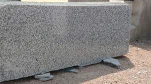 Granito Blanco P, pura elegancia con suaves ondas grises - Product Image 5