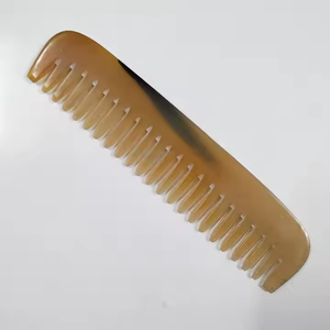 Peine de cuerno hecho a mano por Crescent Crafts Natural, duradero y elegante - Product Image 2