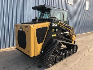 รถตักล้อยางขนาดเล็ก ASV RT-75 พร้อมบุ้งกี๋สำหรับงานก่อสร้าง - Product Image 4