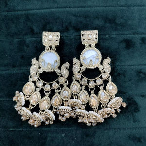 Pendientes de Aleación de Zinc con Baño de Sombra Antigua en Oferta, Estilo Indio con Circonita para Mujer - Product Image 1