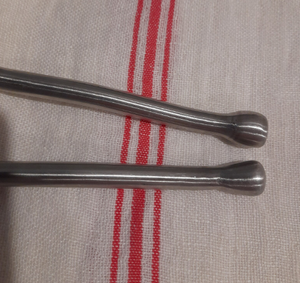 Serveur de salade en acier inoxydable fait main tendance avec ensembles de couverts à poignée ronde mate polie pour restaurants et hôtels - Product Image 4