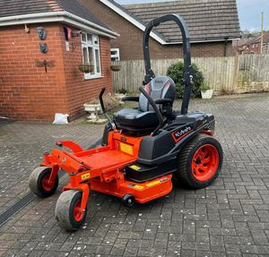 Tondeuse à gazon Kubota Zero Turn 52 pouces 23 CV V-twin pour jardin - Product Image 2