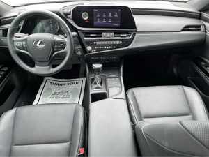 Lexu-s ES 350 d'occasion propre, année 2022 - Product Image 3