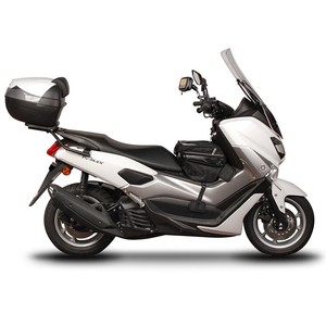 Scooter urbain sportif Yamaha NMAX avec carrosserie aérodynamique, cadre léger, puissance moteur élevée et suspension fluide pour le confort - Product Image 3