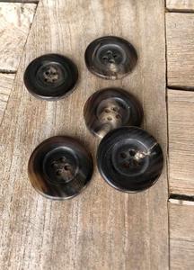 Botón Natural de Cuerno de Búfalo al por Mayor, Acabado en Blanco para Accesorios de Ropa, Alta Calidad - Product Image 5