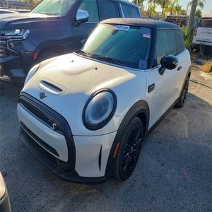 MINI Hardtop 2024 Cooper SE de 2 Puertas, Económico y en Excelente Estado - Product Image 2