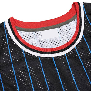 Camiseta de baloncesto de entrenamiento Black-Royal Gradient personalizada Camiseta reversible transpirable y sostenible - Product Image 3