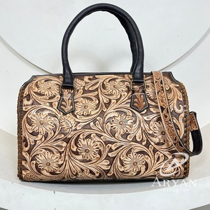 2025 Diseño floral Cuero mecanizado a mano Weekender 15 "Bolsa de lona rápida Cierre de cremallera personalizado para viajes de negocios o uso personal - Product Image 4