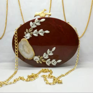 กระเป๋าคลัทช์สำหรับงานแต่งงานของเธอ-งานหัตถกรรมฮอร์นสัตว์สไตล์แฮนด์เมดศิลปะสะสมทำมือถุงของขวัญโดย HF Industries - Product Image 1