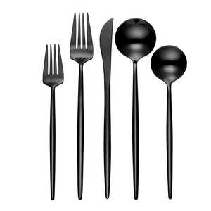 Juego de Cubiertos de acero inoxidable en estilo americano 5 piezas de diseño contemporáneo con asas rosas - Product Image 2
