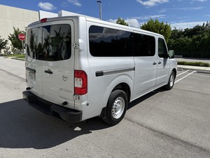 MÁS VENDIDO EN 2019: NI-SS-AN N-V 35-00 CON TRANSMISIÓN AUTOMÁTICA, MOTOR V6, 13 PLAZAS - Product Image 6