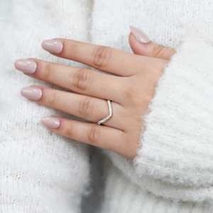 แหวนผู้ชายทรงโค้งประดับเพชรเลี้ยงในห้องปฏิบัติการทรงกลม ลายเรขาคณิต ความใส VVS ได้รับการรับรองจาก IGI ชุบโรเดียมบนแพลตตินัม - Product Image 2