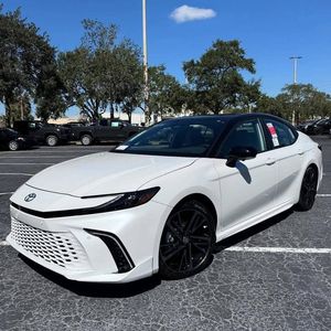 ข้อเสนอสุดคุ้มสำหรับรถยนต์ Camry XLE Sedan ปี 2025 ไมล์น้อย - Product Image 1