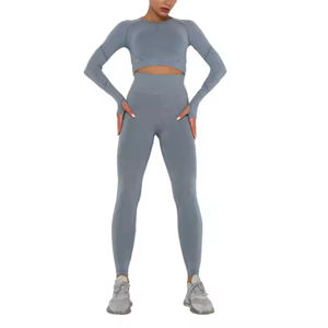 Ensemble de sport et de yoga pour femmes, nouveau style, séchage rapide, motif uni, respirant, avec fermeture élastique à la taille, au Pakistan - Product Image 1