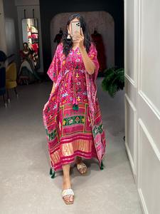 Dernier Designer Gaji Soie Bandhani Imprimé Dentelle Bordure Kaftan Par Fab Zone - Product Image 5