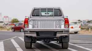 Neuf/Occasion 2023 TOYOTA Hilux DC 2.4 Diesel Manuelle 4x4 Toit ouvrant automatique Sièges en cuir foncé 6 places 24000km 360° vue arrière gauche - Product Image 5