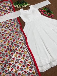 ชุดผ้าจอร์เจียแบบพิเศษ Navratri ดีไซน์ใหม่ชุดผ้าทอหนา9มม. ซีเนต - Product Image 3