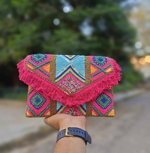 Bolso de noche con cuentas tejido a mano con cuentas de semillas que detallan el bolso bordado con cuentas con Unique by glowin fashion - Product Image 5