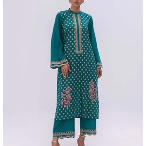 เสื้อผู้หญิงคุณภาพพรีเมียมแบบลำลอง ดีไซน์ปักลายติดกระดุม ชุด 3 ชิ้น ระบายอากาศได้ดี บริการ OEM เปิดจองล่วงหน้า - Product Image 1