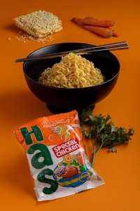 บะหมี่กึ่งสำเร็จรูปฮาซ์ รสไก่พิเศษ แป้งสาลี แพ็คครอบครัว 300 กรัม รสชาติเข้มข้น ปรุงสุกใน 3 นาที ฮาลาล HACCP ISO - Product Image 2