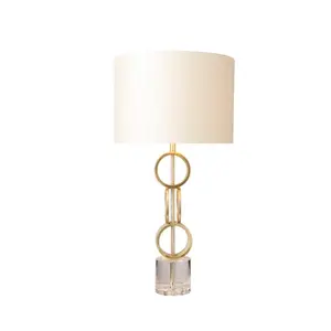 Abat-jour de table moderne pour le salon et la chambre à coucher coupe en métal en forme d'or éclairage intérieur lampe de table pour la salle d'étude - Product Image 1