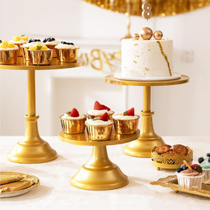 ที่วางเค้กโลหะสีทองจานเสิร์ฟของหวานคัพเค้กแบบวินเทจสำหรับงานแต่งงานวันเกิดวันวาเลนไทน์งานปาร์ตี้ - Product Image 3