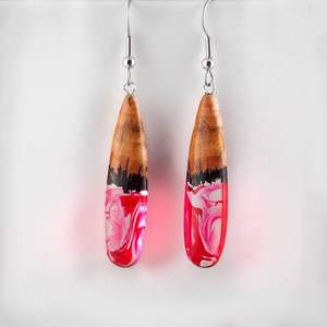 COLORÉ EN BOIS STRIKING WARMTH DANGLES Feuille D'or Noir Blanc Résine Coeur Forme Boucles D'oreilles Carré Rond Géométrique En Bois Résine - Product Image 6