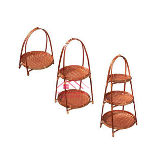 Prix de gros Accessoires de décoration pour hôtel Support à gâteau tissé à la main en jute et en canne pour le service - Product Image 6