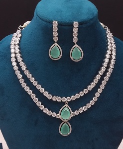 Juego de collar y pendientes de diamantes americanos brillantes para Mujer | Selección elegante y elegante para mejorar su aspecto para cualquier ocasión - Product Image 2