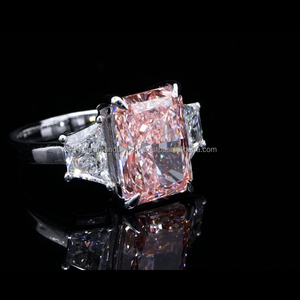 Anillos de Oro Blanco de 14k con Diamante Rosa Cultivado en Laboratorio Certificado, Corte Radiante, Piedra Lateral Trapezoidal, Regalo Romántico de Compromiso para Mujer - Product Image 2