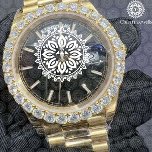Reloj de Lujo Charm_Jewells para Hombre, de Acero Inoxidable, 42 mm, Esfera Verde, Bisel con Diamantes, Cuarzo Analógico, Visualización de Fecha, Cierre Plegable - Product Image 1