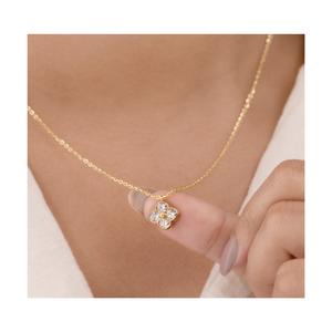 Collar con Colgante de Diamante de Cuatro Pétalos, Joyería Elegante para Mujer, Gran Venta - Product Image 5