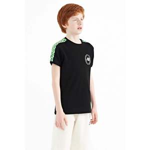T-shirt imprimé à col rond pour garçons Tommylife, coupe classique, haut à manches courtes en coton noir pour enfants, modèle 11121 - Product Image 4