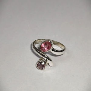 แหวนแต่งงาน/หมั้น คลาสสิค ตัวเรือนเงินแท้ 925 ประดับพลอยทัวร์มาลีนหลากสี ชุบโรเดียม เหมาะสำหรับเป็นของขวัญ ขายส่ง - Product Image 2