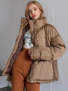 Chaqueta acolchada para mujer con diseño personalizado de alta calidad, chaquetas acolchadas transpirables para mujer a la venta a precio mayorista - Product Image 3