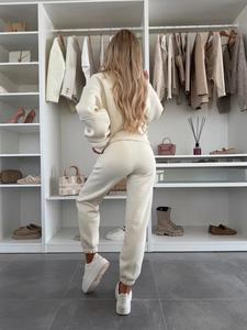 Fabricante Mayorista de Conjuntos Deportivos de Felpa Blanca para Mujer, Ropa de Estar de Alta Calidad, Proveedor al por Mayor para Tallas Grandes - Product Image 4