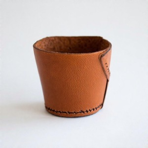 Mini maceta de cuero hecha a mano para esquinas pacíficas del hogar que buscan abrazar plantas con acentos suaves y lujosos - Product Image 5