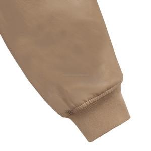 Veste de baseball varsity pour homme en polyester/coton de haute qualité, personnalisée, en tissu sergé, pour l'hiver, avec broderie, chauffante et respirante - Product Image 4
