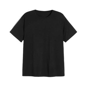 เสื้อโปโลพรีเมียมสำหรับผู้ชาย ดีไซน์ใหม่ล่าสุด ทรงเข้ารูป แห้งเร็ว เสื้อโปโลซิป ¼ แขนสั้น สไตล์ลำลอง ปี 2026 - Product Image 2