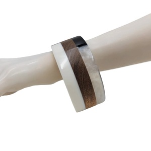 Bracelet géométrique en bois et résine incrusté, fantaisie, de qualité supérieure, unique, vintage, élégant, unisexe, mignon, tendance, pour anniversaire, femme - Product Image 4
